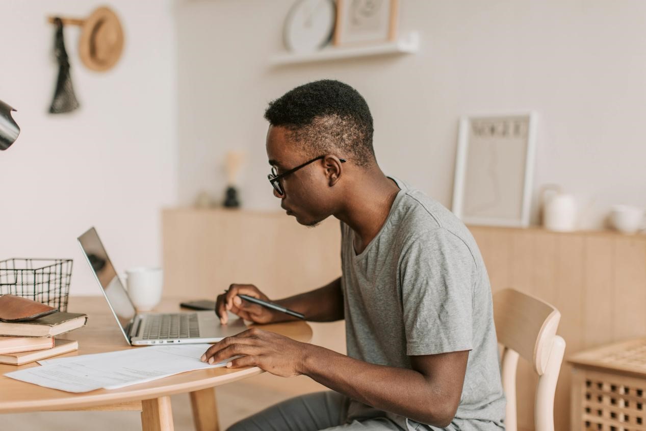 Navigating the Future of Education with Self-Study Platforms