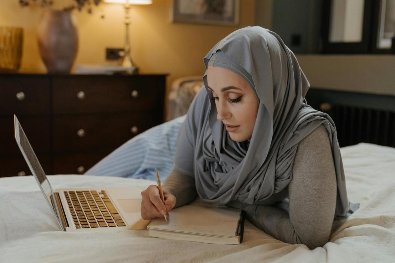 Cultivating Mindfulness and Wellness: Online Education for Personal Growth